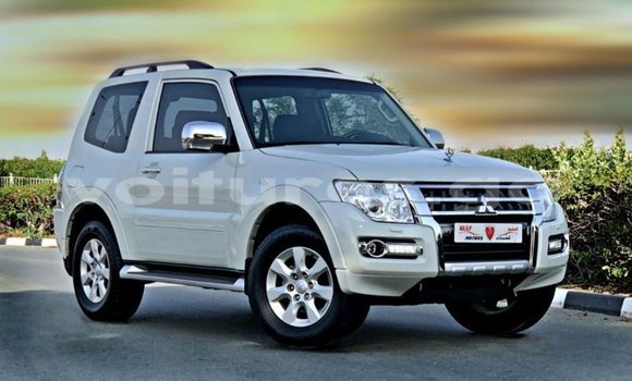 Acheter Import Voiture Mitsubishi Pajero Blanc à Import - Dubai, Estuaire Acheter Import Voiture Mitsubishi Pajero Blanc à Import - Dubai, Estuaire