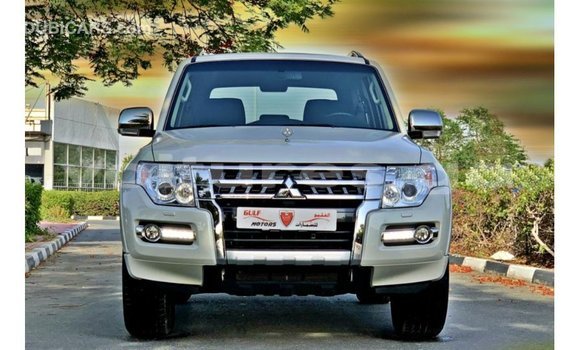 Acheter Import Voiture Mitsubishi Pajero Blanc à Import - Dubai, Estuaire Acheter Import Voiture Mitsubishi Pajero Blanc à Import - Dubai, Estuaire