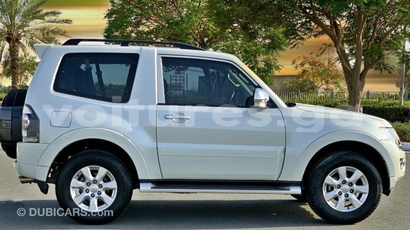 Big with watermark mitsubishi pajero estuary import dubai 6639