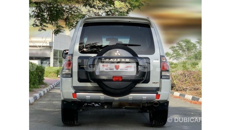 Big with watermark mitsubishi pajero estuaire import dubai 6639