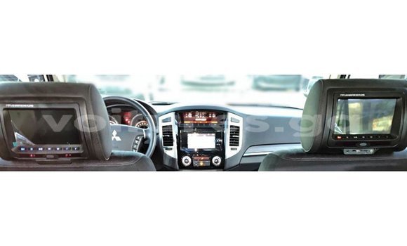 Acheter Import Voiture Mitsubishi Pajero Blanc à Import - Dubai, Estuaire Acheter Import Voiture Mitsubishi Pajero Blanc à Import - Dubai, Estuaire