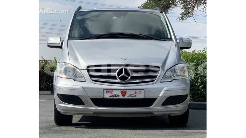 Big with watermark mercedes benz viano estuaire import dubai 6642