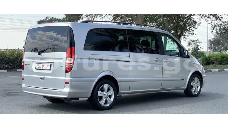 Big with watermark mercedes benz viano estuaire import dubai 6642