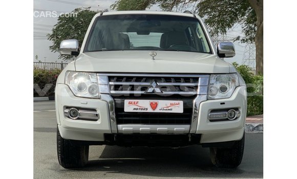 Acheter Import Voiture Mitsubishi Pajero Blanc à Import - Dubai, Estuaire Acheter Import Voiture Mitsubishi Pajero Blanc à Import - Dubai, Estuaire