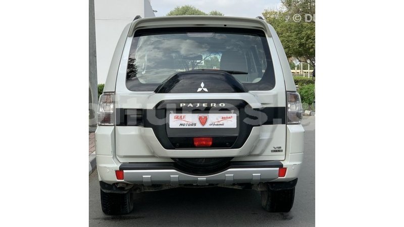 Big with watermark mitsubishi pajero estuary import dubai 6645