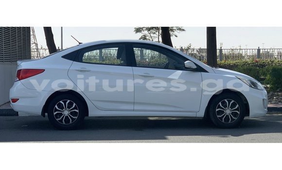 Acheter Import Voiture Hyundai Accent Blanc à Import - Dubai, Estuaire Acheter Import Voiture Hyundai Accent Blanc à Import - Dubai, Estuaire