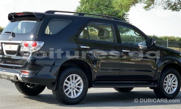 Acheter Import Voiture Toyota Fortuner Noir à Import - Dubai, Estuaire Acheter Import Voiture Toyota Fortuner Noir à Import - Dubai, Estuaire