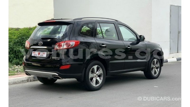 Big with watermark hyundai santa fe estuary import dubai 6650