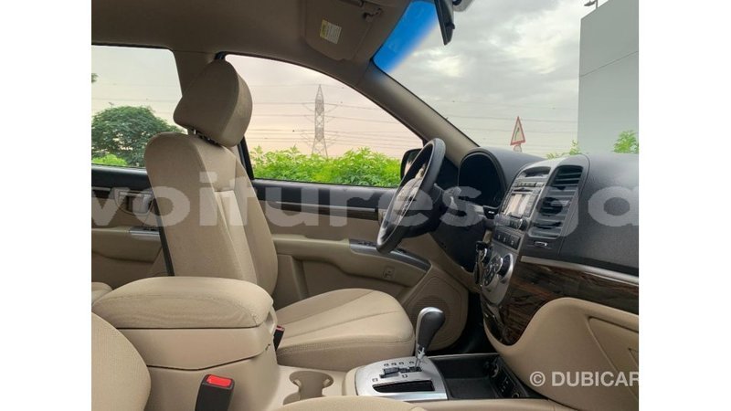 Big with watermark hyundai santa fe estuaire import dubai 6650