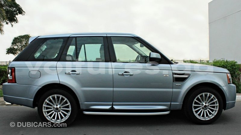 Big with watermark land rover range rover estuary import dubai 6656