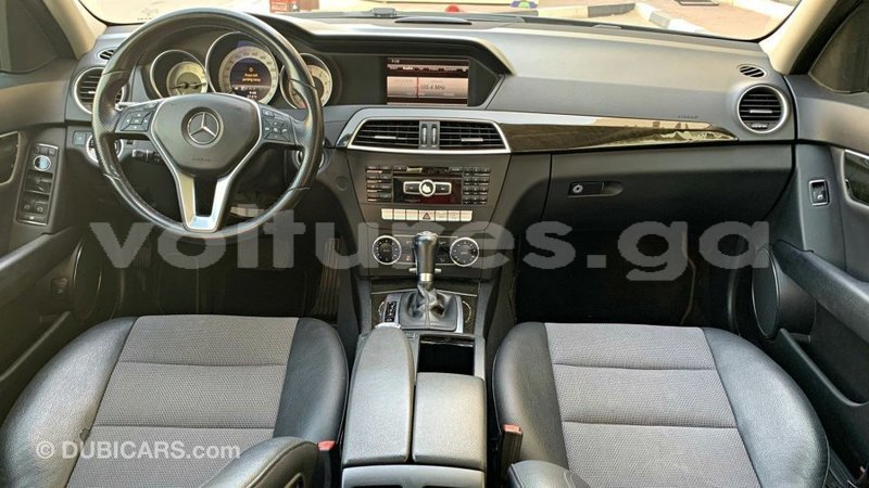 Big with watermark mercedes benz 200 estuary import dubai 6658