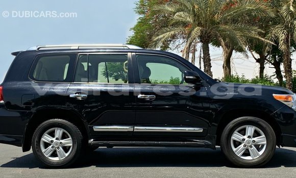 Acheter Import Voiture Toyota Land Cruiser Noir à Import - Dubai, Estuaire Acheter Import Voiture Toyota Land Cruiser Noir à Import - Dubai, Estuaire