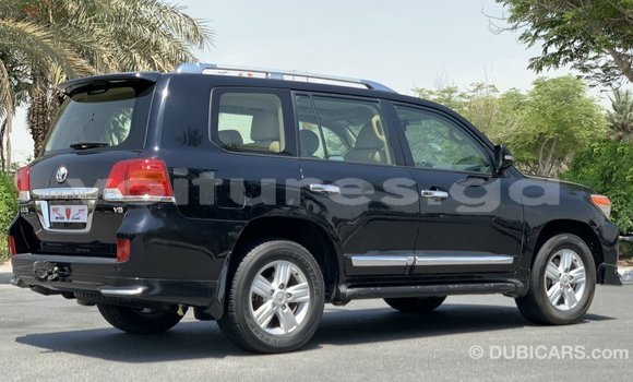 Acheter Import Voiture Toyota Land Cruiser Noir à Import - Dubai, Estuaire Acheter Import Voiture Toyota Land Cruiser Noir à Import - Dubai, Estuaire