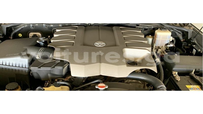 Big with watermark toyota land cruiser estuary import dubai 6659