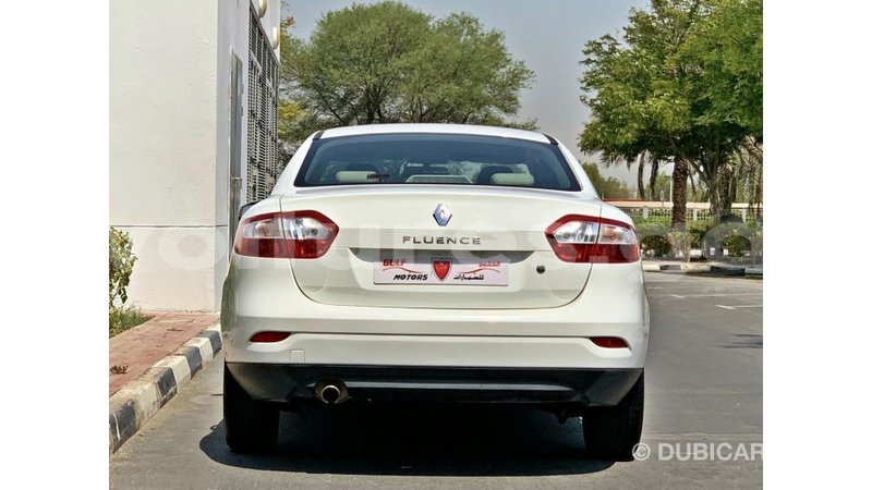 Big with watermark renault fluence estuary import dubai 6660