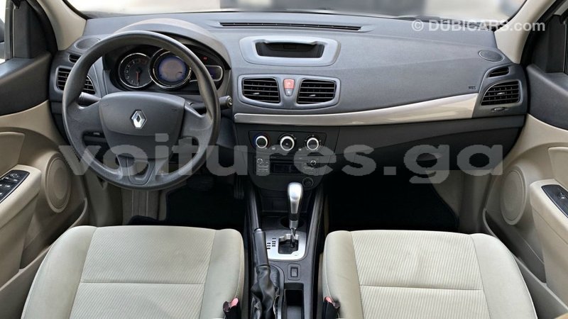 Big with watermark renault fluence estuary import dubai 6660