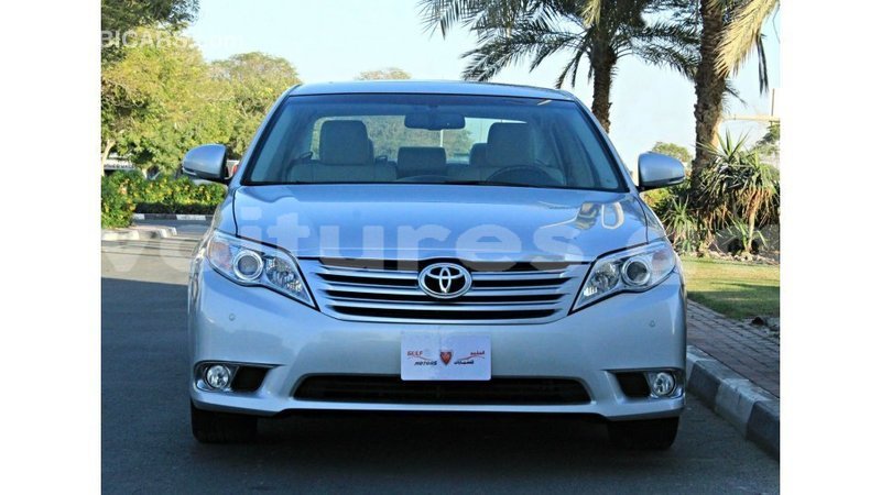 Big with watermark toyota avalon estuary import dubai 6662