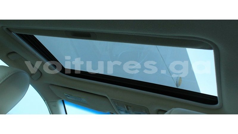 Big with watermark toyota avalon estuary import dubai 6662