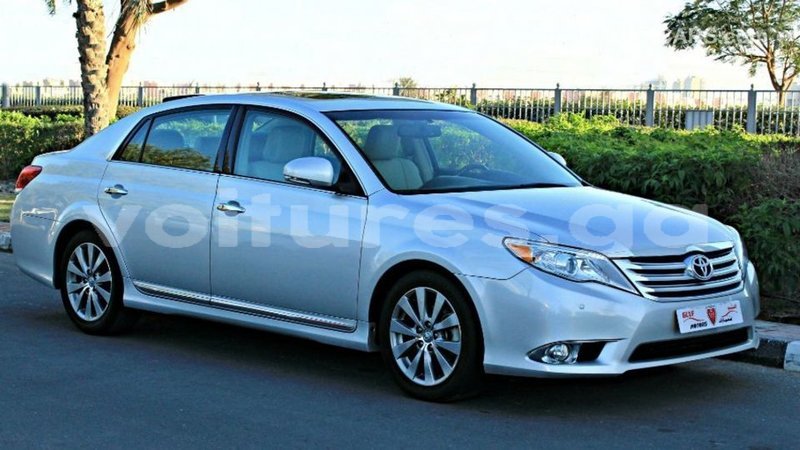 Big with watermark toyota avalon estuary import dubai 6662