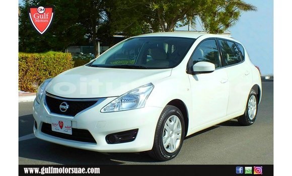 Acheter Import Voiture Nissan Tiida Blanc à Import - Dubai, Estuaire