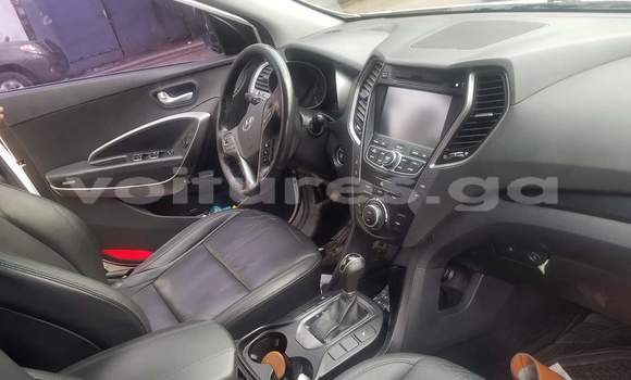 Sayi Na hannu Hyundai Santa Fe White Mota in Libreville a estuary Sayi Na hannu Hyundai Santa Fe White Mota in Libreville a estuary