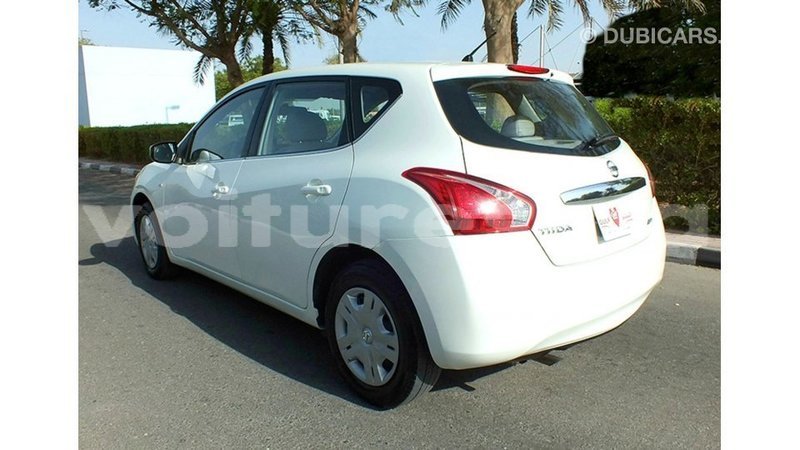 Big with watermark nissan tiida estuary import dubai 6663