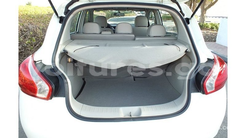 Big with watermark nissan tiida estuary import dubai 6663