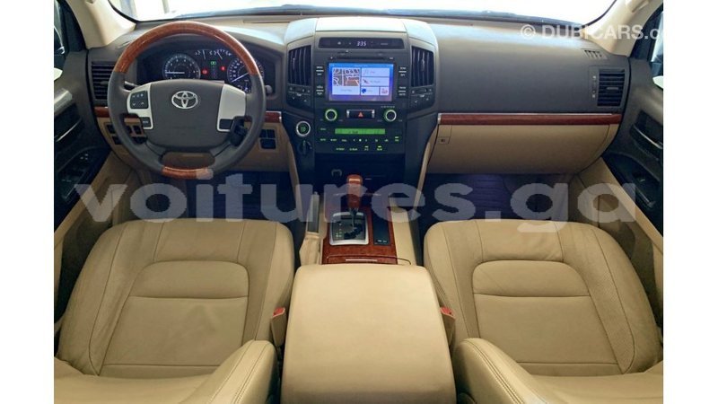 Big with watermark toyota land cruiser estuary import dubai 6665