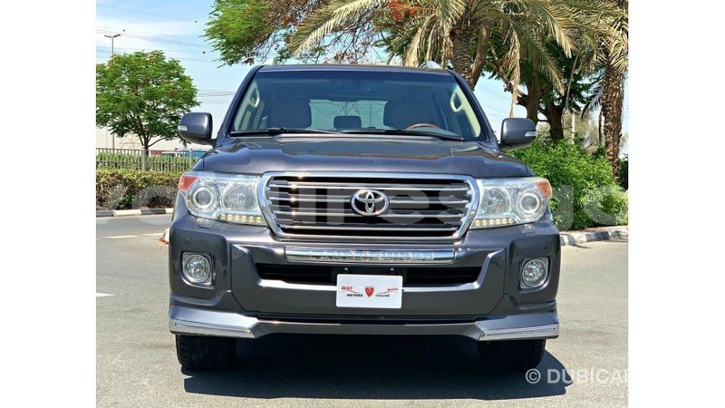 Big with watermark toyota land cruiser estuary import dubai 6665