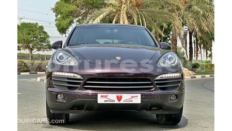 Big with watermark porsche cayenne estuary import dubai 6667