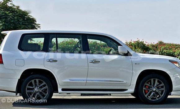 Acheter Import Voiture Lexus LX Blanc à Import - Dubai, Estuaire Acheter Import Voiture Lexus LX Blanc à Import - Dubai, Estuaire