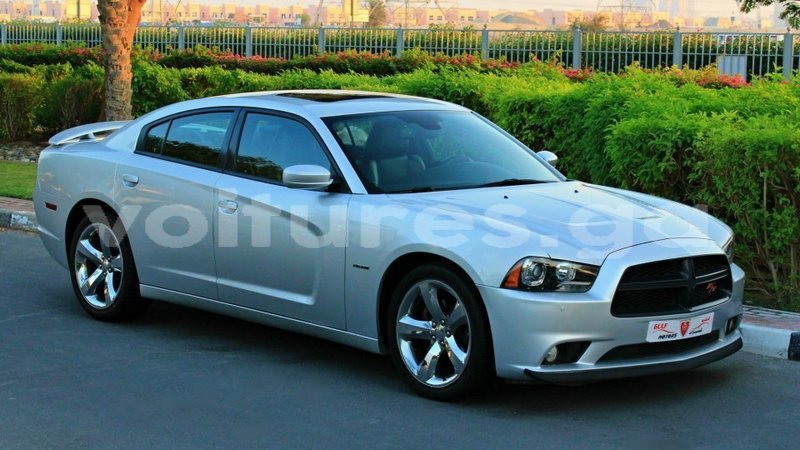 Big with watermark dodge charger estuary import dubai 6670