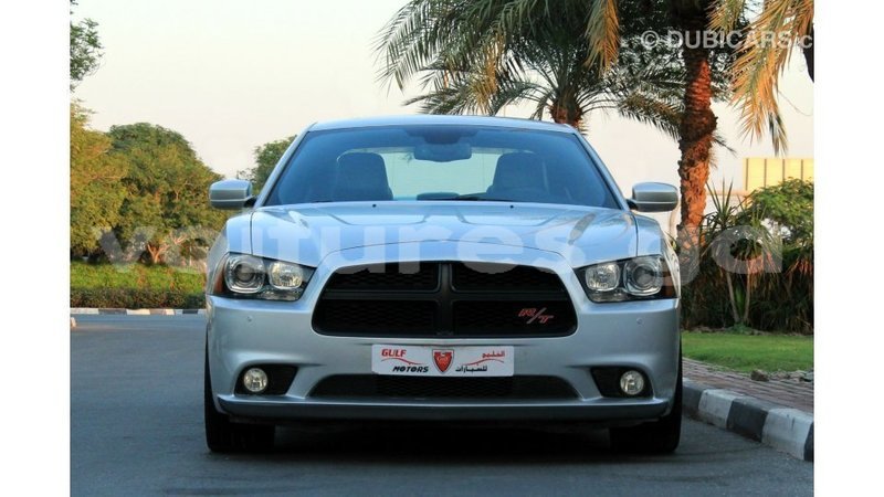 Big with watermark dodge charger estuary import dubai 6670