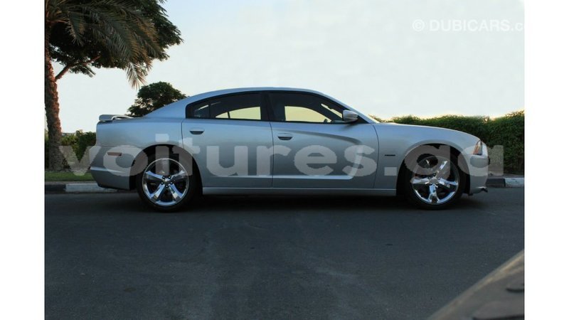 Big with watermark dodge charger estuary import dubai 6670