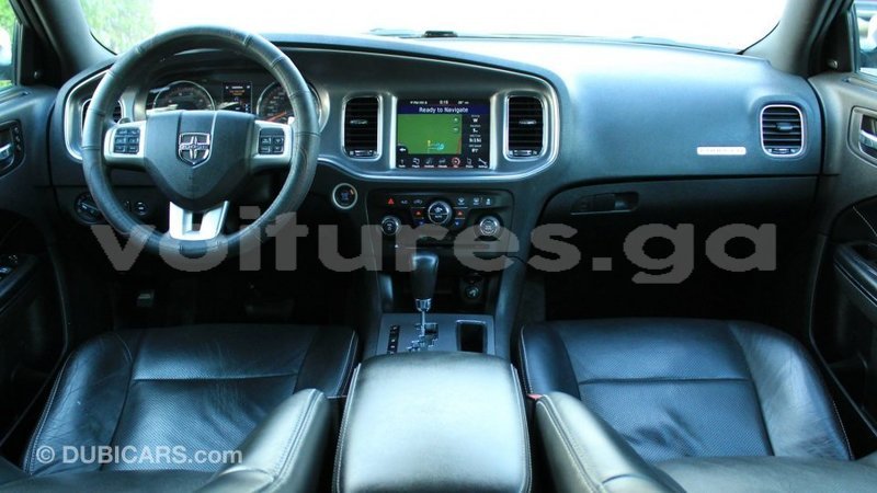 Big with watermark dodge charger estuary import dubai 6670