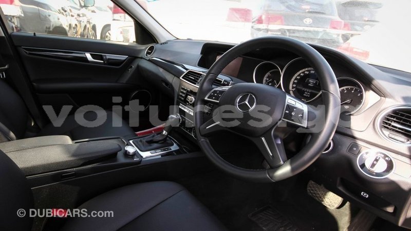 Big with watermark mercedes benz 200 estuary import dubai 6671