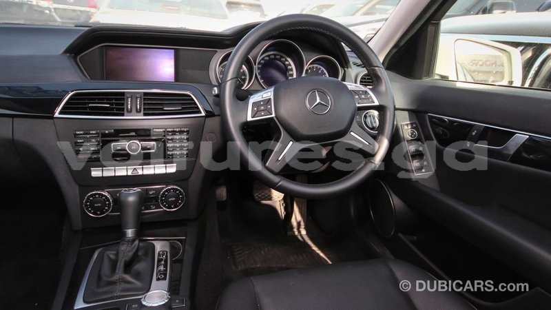 Big with watermark mercedes benz 200 estuary import dubai 6671