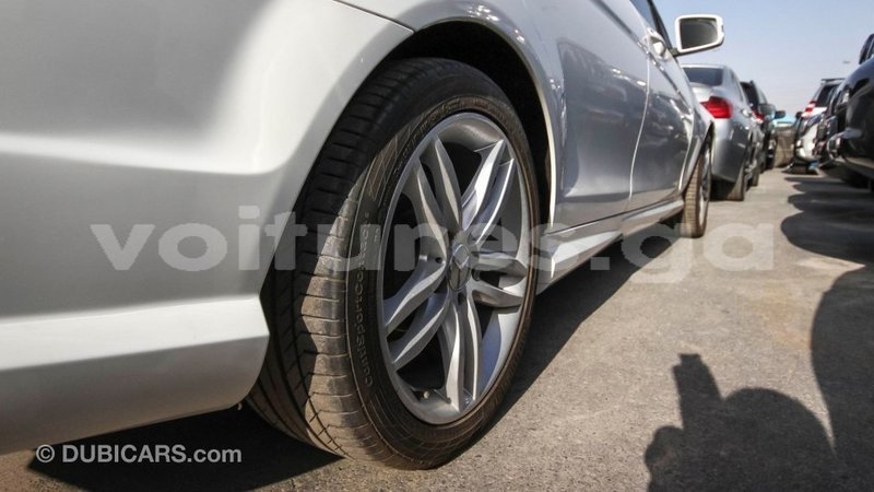 Big with watermark mercedes benz 200 estuary import dubai 6671