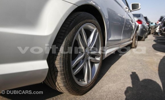 Acheter Import Voiture Mercedes-Benz 200 Blanc à Import - Dubai, Estuaire Acheter Import Voiture Mercedes-Benz 200 Blanc à Import - Dubai, Estuaire