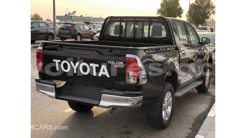 Big with watermark toyota hilux estuary import dubai 6672