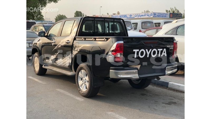 Big with watermark toyota hilux estuary import dubai 6672