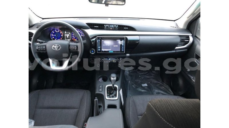 Big with watermark toyota hilux estuary import dubai 6672