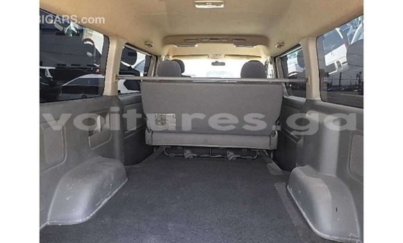 Acheter Import Voiture Toyota Regius Blanc à Import - Dubai, Estuaire Acheter Import Voiture Toyota Regius Blanc à Import - Dubai, Estuaire