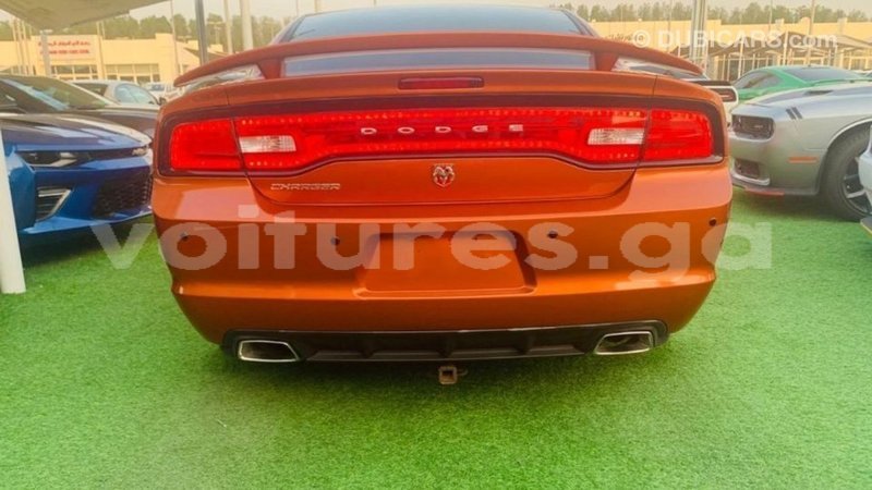 Big with watermark dodge charger estuary import dubai 6678