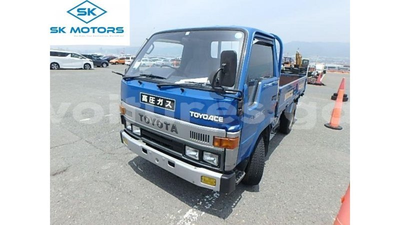 Big with watermark toyota hiace estuary import dubai 6681