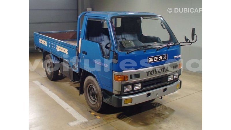 Big with watermark toyota hiace estuary import dubai 6681