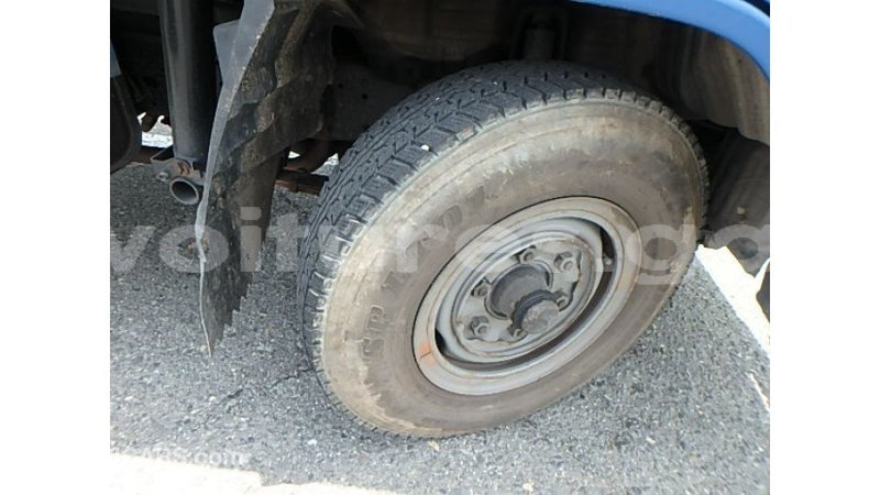 Big with watermark toyota hiace estuary import dubai 6681