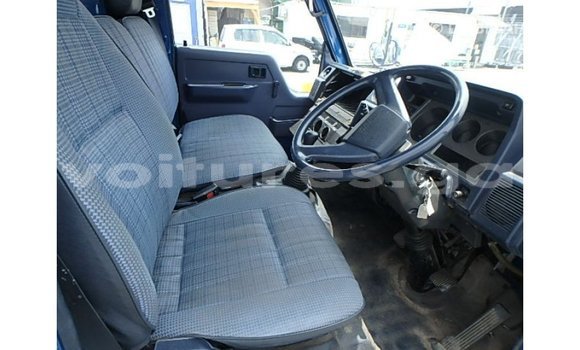 Acheter Import Utilitaire Toyota HiAce Bleu à Import - Dubai, Estuaire Acheter Import Utilitaire Toyota HiAce Bleu à Import - Dubai, Estuaire