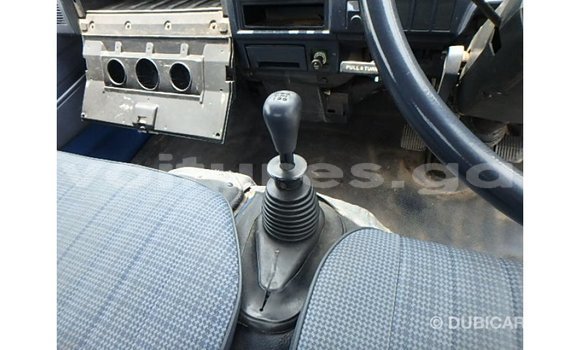 Acheter Import Utilitaire Toyota HiAce Bleu à Import - Dubai, Estuaire Acheter Import Utilitaire Toyota HiAce Bleu à Import - Dubai, Estuaire