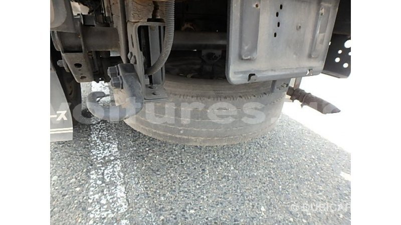 Big with watermark toyota hiace estuary import dubai 6681